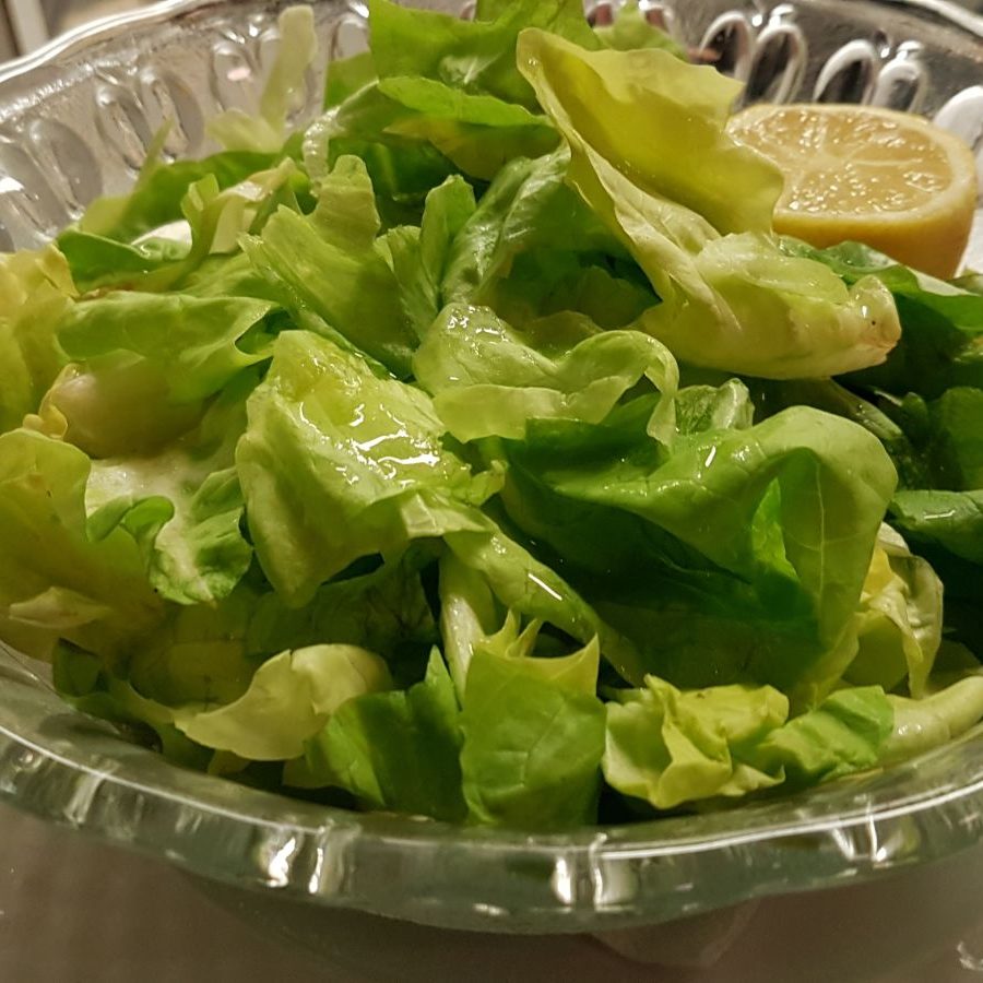 Salată verde cu lămâie